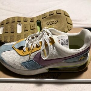 Nike Women's Blue and Purple Sneakers